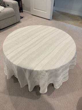 Ralph Lauren 70" Round Beige & White Table Clothe